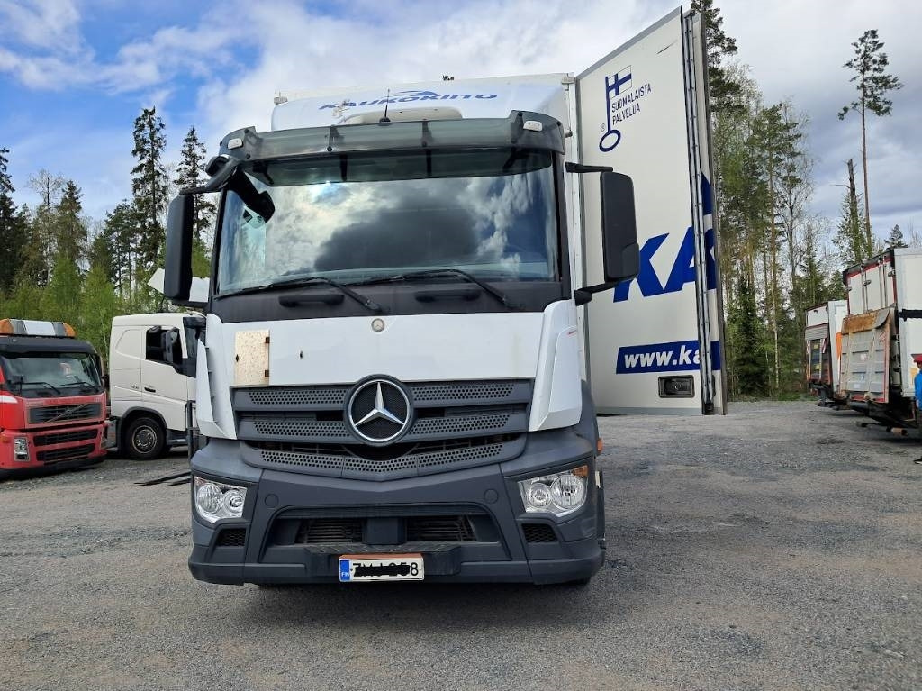 Mercedes-Benz Antos 1824L - 박스 트럭 : 사진 2 Mercedes-Benz Antos 1824L - 박스 트럭 : 사진 2