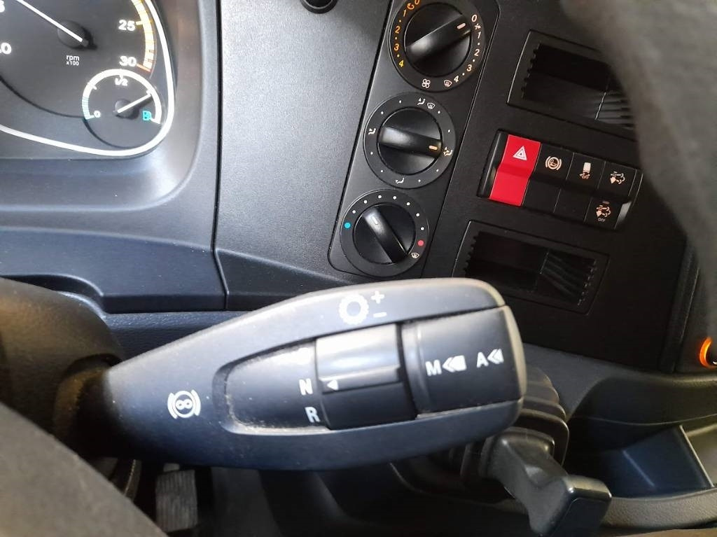 Mercedes-Benz Atego 821 - 냉동탑차 : 사진 5 Mercedes-Benz Atego 821 - 냉동탑차 : 사진 5