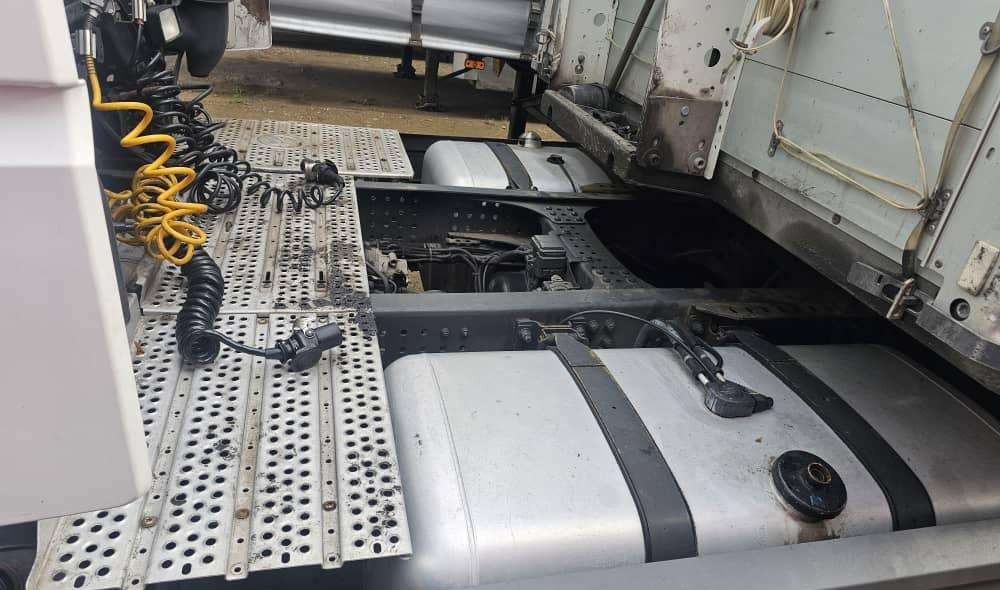 Mercedes-Benz 1845 - 트랙터 유닛 : 사진 4 Mercedes-Benz 1845 - 트랙터 유닛 : 사진 4