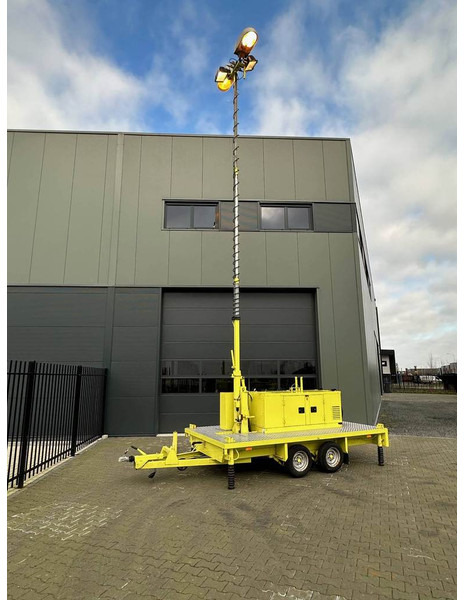 Atlas-Copco Unique generator with light pole on trailer! - 발전기 세트 : 사진 2 Atlas-Copco Unique generator with light pole on trailer! - 발전기 세트 : 사진 2