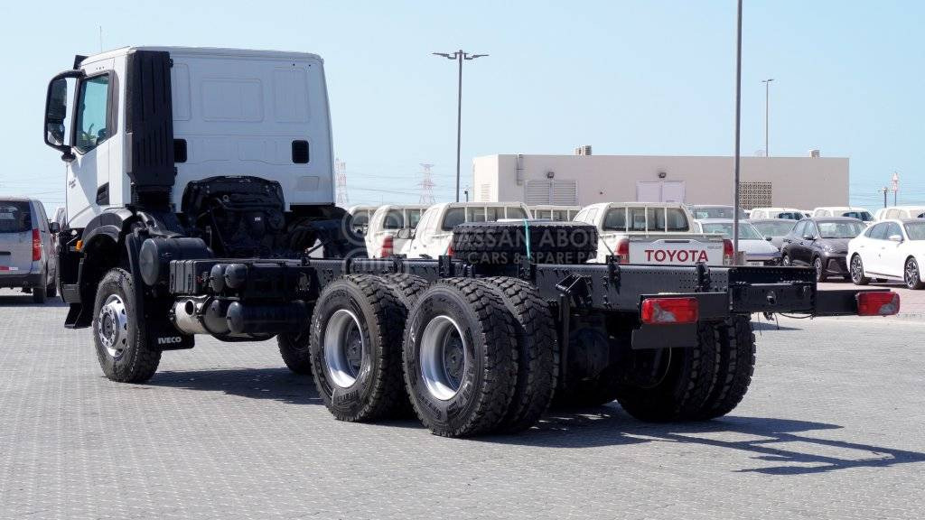 IVECO T-WAY Chassis 6×6 AD380T47WH WHEELBASE 4500 MY25 - 캡 새시 트럭 : 사진 4 IVECO T-WAY Chassis 6×6 AD380T47WH WHEELBASE 4500 MY25 - 캡 새시 트럭 : 사진 4