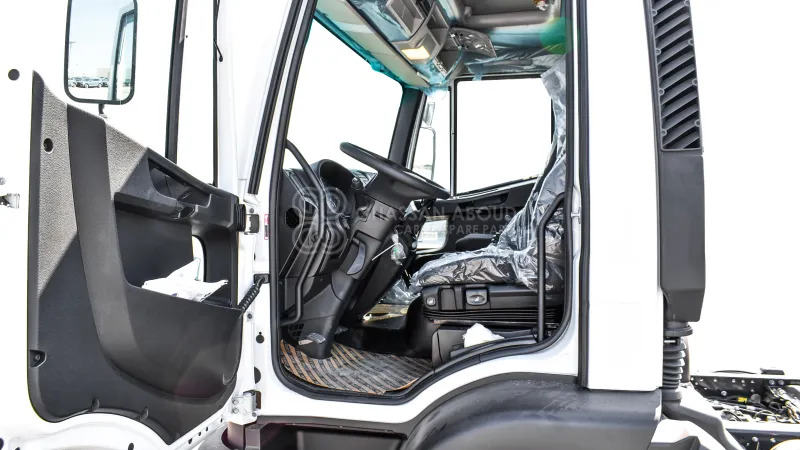 Iveco Euro Cargo ML180 4x2 Chassis - 캡 새시 트럭 : 사진 4 Iveco Euro Cargo ML180 4x2 Chassis - 캡 새시 트럭 : 사진 4