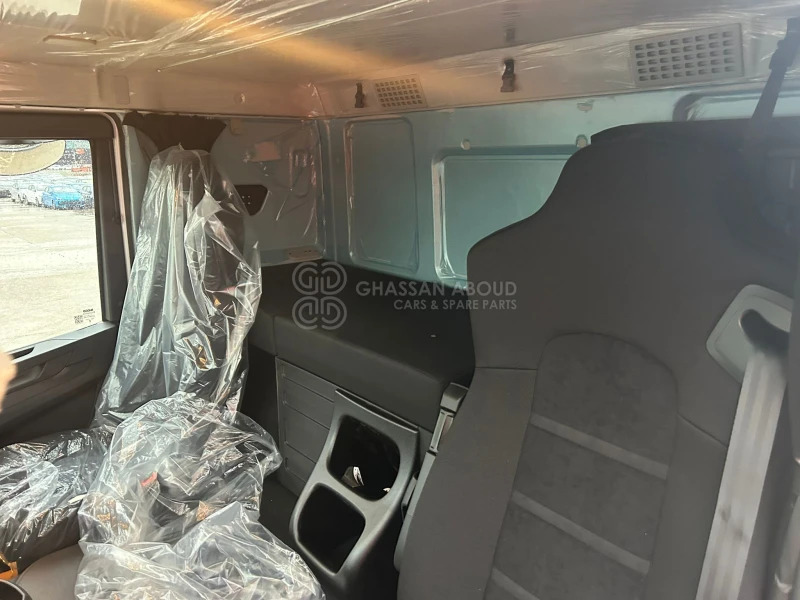 Iveco T-WAY AT380T43H 6x4 R20 Tyres Chassis - Barcelona Stock - 캡 새시 트럭 : 사진 3 Iveco T-WAY AT380T43H 6x4 R20 Tyres Chassis - Barcelona Stock - 캡 새시 트럭 : 사진 3