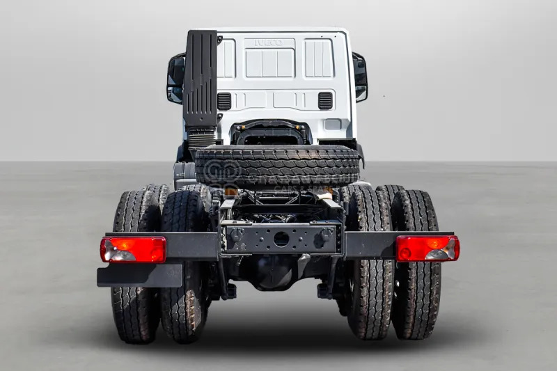 Iveco T-WAY AT380T47H 6x4 R24 Tyres Chassis - Barcelona Stock - 캡 새시 트럭 : 사진 5 Iveco T-WAY AT380T47H 6x4 R24 Tyres Chassis - Barcelona Stock - 캡 새시 트럭 : 사진 5