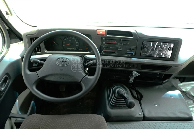 Toyota Coaster - 대형 버스 : 사진 4 Toyota Coaster - 대형 버스 : 사진 4