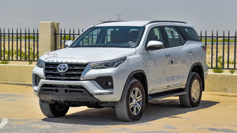 Toyota Fortuner 4x4 - SUV : 사진 1 Toyota Fortuner 4x4 - SUV : 사진 1