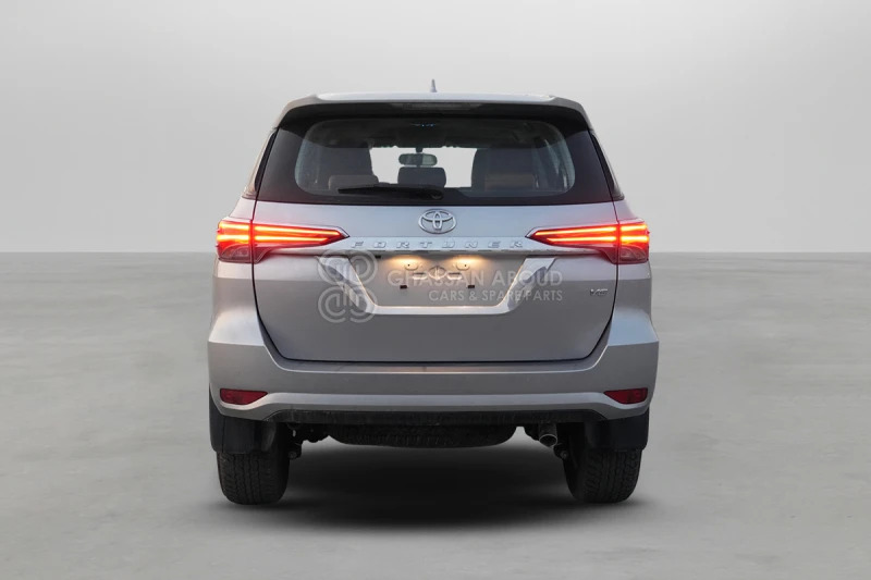 Toyota Fortuner 4x4 - SUV : 사진 5 Toyota Fortuner 4x4 - SUV : 사진 5