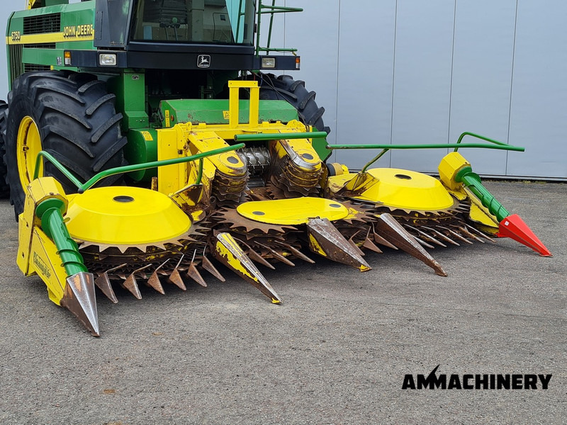 Kemper 4500 fits JD rotary corn header - 유채 헤더 확장 : 사진 1 Kemper 4500 fits JD rotary corn header - 유채 헤더 확장 : 사진 1