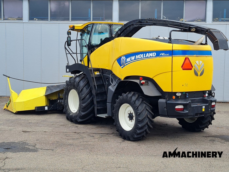 New Holland FR600 - 견인식 목초수확기 : 사진 4 New Holland FR600 - 견인식 목초수확기 : 사진 4