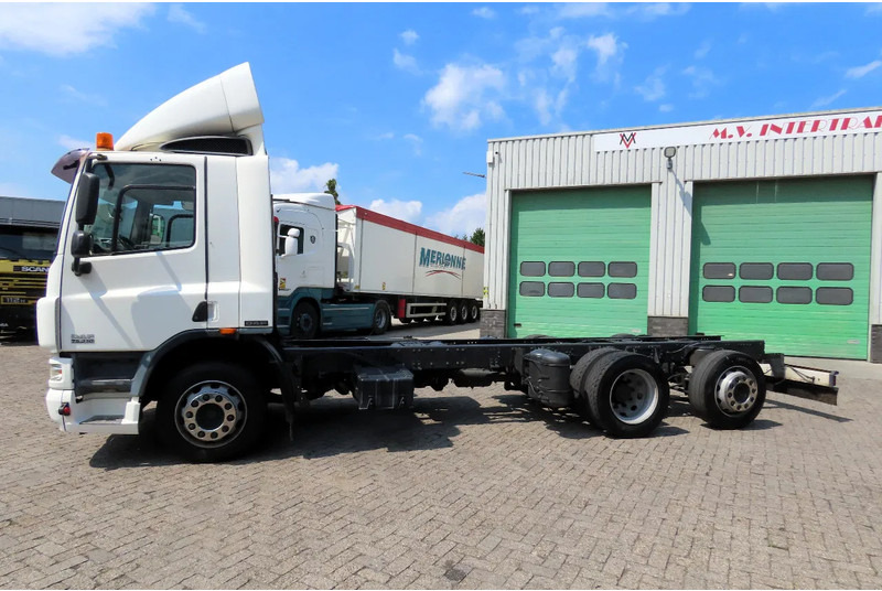 DAF CF 75.310 6x2, DUTCH TRUCK, 4.20 wheelbasis - 캡 새시 트럭 : 사진 4 DAF CF 75.310 6x2, DUTCH TRUCK, 4.20 wheelbasis - 캡 새시 트럭 : 사진 4