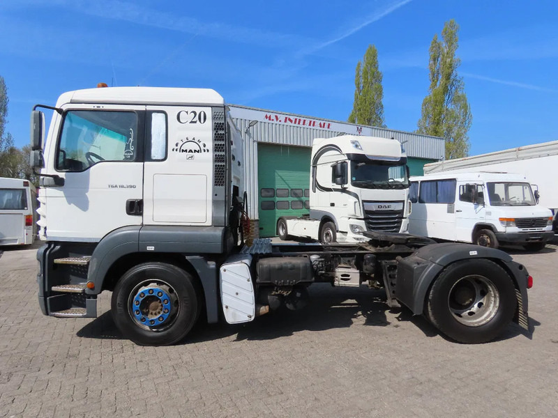 MAN TGA 18.390 Manual - 트랙터 유닛 : 사진 4 MAN TGA 18.390 Manual - 트랙터 유닛 : 사진 4