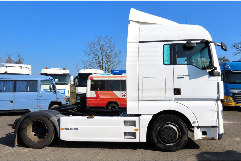 MAN TGX 14.440 EVV EURO5, RETARDER, FRIGO, 2 beds - 트랙터 유닛 : 사진 4 MAN TGX 14.440 EVV EURO5, RETARDER, FRIGO, 2 beds - 트랙터 유닛 : 사진 4