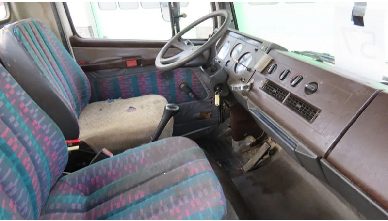 Mercedes-Benz 1514 Manual diesel pomp. Very clean - 케이블 시스템 트럭 : 사진 2 Mercedes-Benz 1514 Manual diesel pomp. Very clean - 케이블 시스템 트럭 : 사진 2