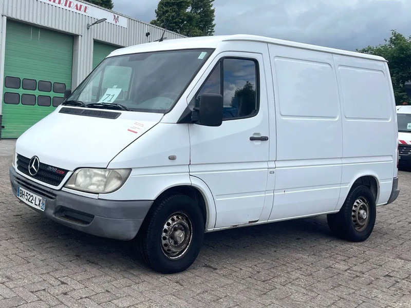 Mercedes-Benz Sprinter 208 3 seats. Very good bus! 100% engine and gearbox! France use - 패널 밴 : 사진 4 Mercedes-Benz Sprinter 208 3 seats. Very good bus! 100% engine and gearbox! France use - 패널 밴 : 사진 4