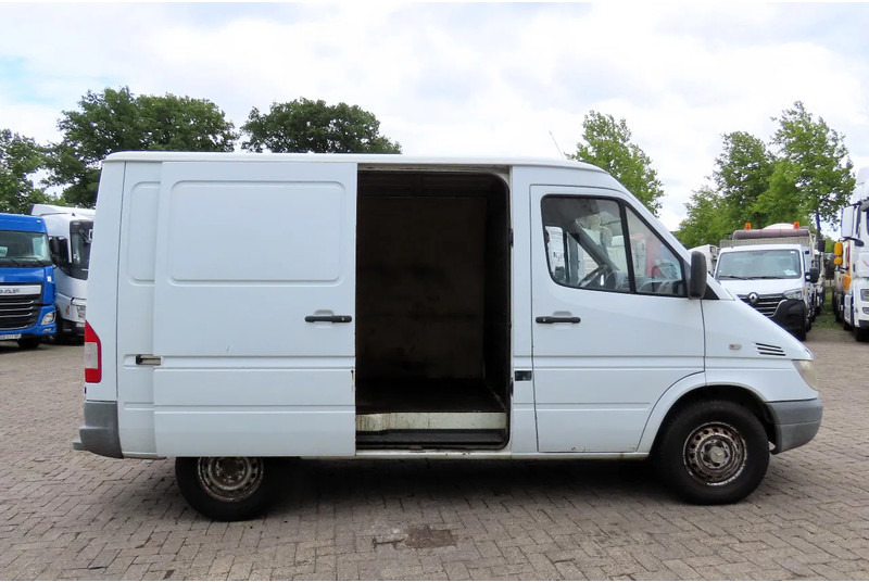 Mercedes-Benz Sprinter 208 3 seats. Very good bus! 100% engine and gearbox! France use - 패널 밴 : 사진 3 Mercedes-Benz Sprinter 208 3 seats. Very good bus! 100% engine and gearbox! France use - 패널 밴 : 사진 3