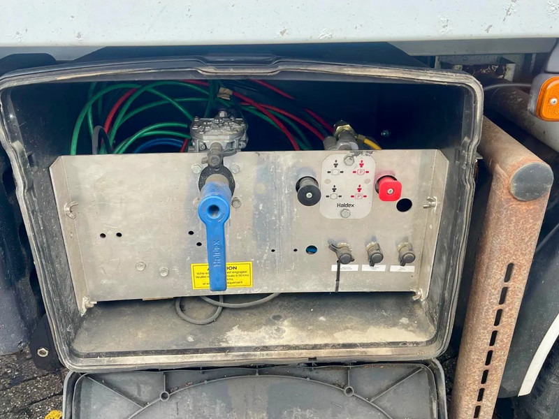 유조 세미 트레일러 TURBO'S HOET TSCI 7 COMP. SAF AXLES, AIR SUSPENSION : 사진 17 유조 세미 트레일러 TURBO'S HOET TSCI 7 COMP. SAF AXLES, AIR SUSPENSION : 사진 17