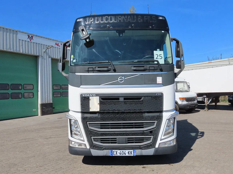 Volvo FH 460 YV2RTY0A3JB867622, FRIGO, 2X FUEL TANK, frigo, EURO6 - 트랙터 유닛 : 사진 3 Volvo FH 460 YV2RTY0A3JB867622, FRIGO, 2X FUEL TANK, frigo, EURO6 - 트랙터 유닛 : 사진 3