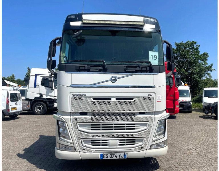 Volvo FH 500 vin: YV2RT40A3JB850702 RETARDER, 2X FUEL TANK, PARKING AIRCO, FRIGO - 트랙터 유닛 : 사진 2 Volvo FH 500 vin: YV2RT40A3JB850702 RETARDER, 2X FUEL TANK, PARKING AIRCO, FRIGO - 트랙터 유닛 : 사진 2