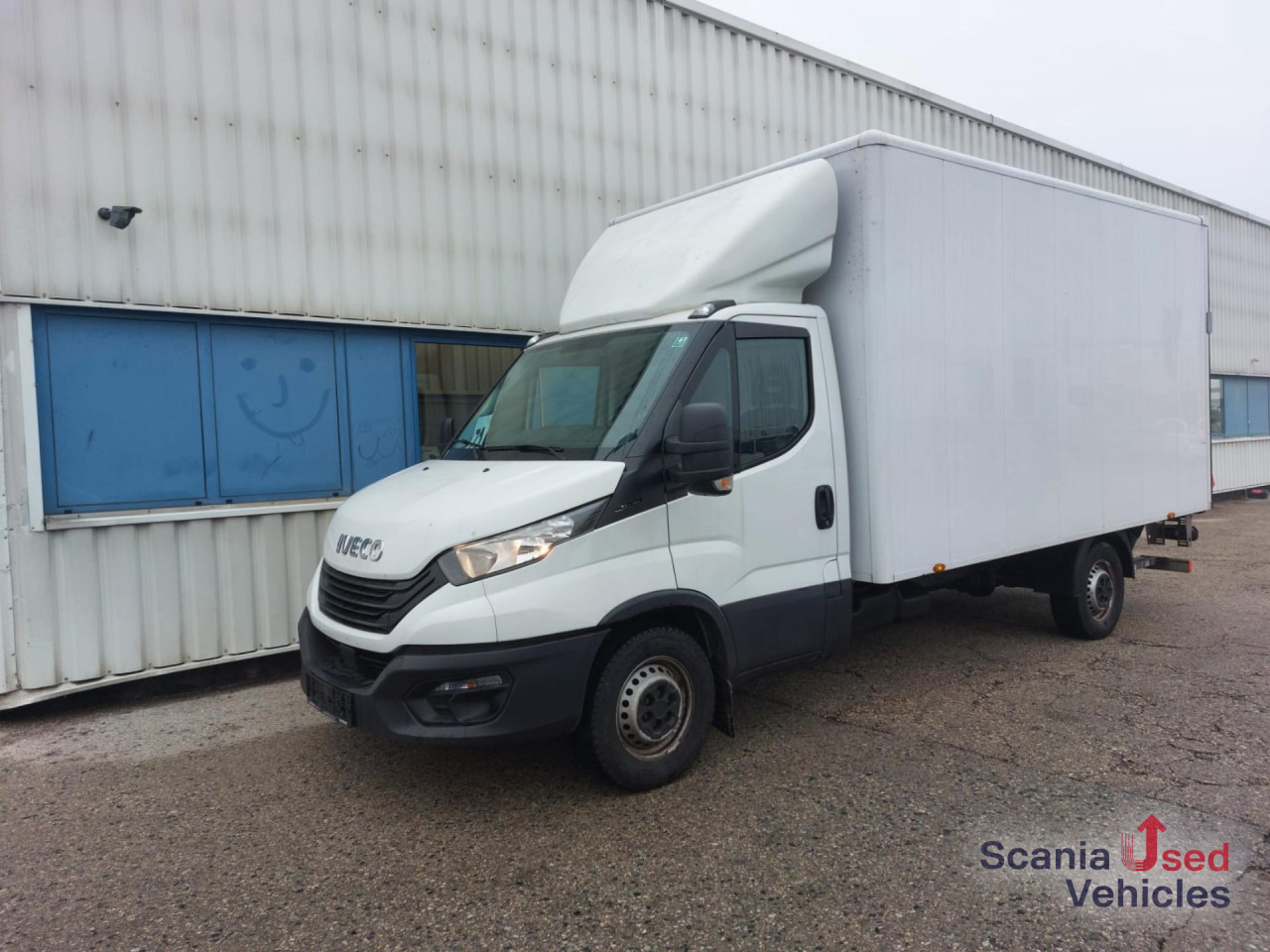 IVECO 35 C 16 Koffer Ladebordwand - 박스 밴 : 사진 1 IVECO 35 C 16 Koffer Ladebordwand - 박스 밴 : 사진 1