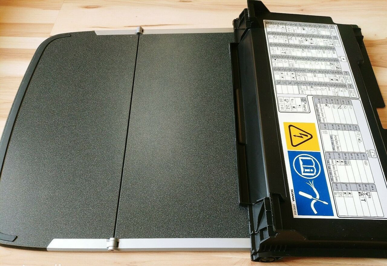 FOLDED TABLE, LOCKER TABLE Scania - 운전실 및 내부 트럭 용 : 사진 4 FOLDED TABLE, LOCKER TABLE Scania - 운전실 및 내부 트럭 용 : 사진 4