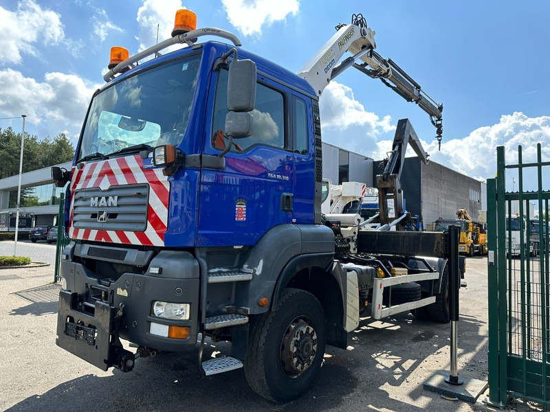 MAN TGA 18.310 4x4 HOOKLIFT + CRANE PALFINGER PK12000 - RADIO - ROTATOR - STEEL SPRING / HUB REDUCTION - MANUAL ZF - BE TRUCK - 후크 리프트 트럭, 크레인 트럭 : 사진 3 MAN TGA 18.310 4x4 HOOKLIFT + CRANE PALFINGER PK12000 - RADIO - ROTATOR - STEEL SPRING / HUB REDUCTION - MANUAL ZF - BE TRUCK - 후크 리프트 트럭, 크레인 트럭 : 사진 3