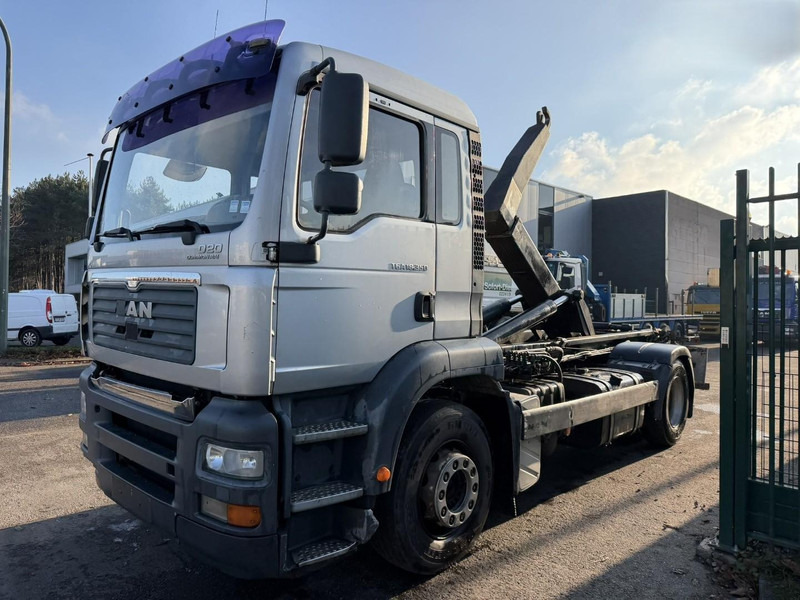 MAN TGA 18.350 4x2 19T HOOKLIFT / ABROLLKIPPER / GANCHO / AMPLIROL - EURO 3 - AS TRONIC AUTOMATIC - 후크 리프트 트럭 : 사진 3 MAN TGA 18.350 4x2 19T HOOKLIFT / ABROLLKIPPER / GANCHO / AMPLIROL - EURO 3 - AS TRONIC AUTOMATIC - 후크 리프트 트럭 : 사진 3
