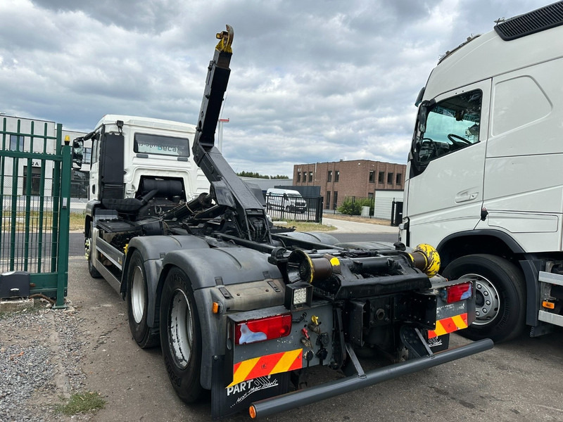 MAN TGS 28.360 6x2 HOOKLIFT 21T HIAB MULTILIFT XR21-S51 - LIFT AXLE - BE TRUCK - 후크 리프트 트럭 : 사진 4 MAN TGS 28.360 6x2 HOOKLIFT 21T HIAB MULTILIFT XR21-S51 - LIFT AXLE - BE TRUCK - 후크 리프트 트럭 : 사진 4