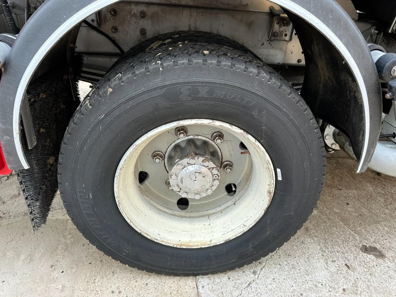 Renault MIDLUM 150 FUEL TANKER / CITERNE MAZOUT - 6500L - 3 COMPARTIMENTS - *ENGINE PROBLEM* - 유조트럭 : 사진 5 Renault MIDLUM 150 FUEL TANKER / CITERNE MAZOUT - 6500L - 3 COMPARTIMENTS - *ENGINE PROBLEM* - 유조트럭 : 사진 5