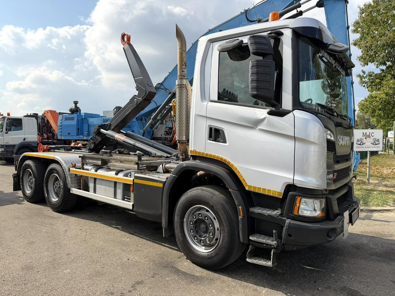 Scania G450 XT 6X4 AJK HAAKSYSTEEM 20T - 5760mm - WB 3m90 - HUB REDUCTION / STEEL SUSPENSION - EURO 6 - BE TRUCK - 후크 리프트 트럭 : 사진 1 Scania G450 XT 6X4 AJK HAAKSYSTEEM 20T - 5760mm - WB 3m90 - HUB REDUCTION / STEEL SUSPENSION - EURO 6 - BE TRUCK - 후크 리프트 트럭 : 사진 1