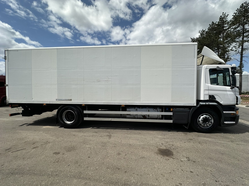 Scania P320 RETARDER - CLOSED BOX 8m25 x 2m47 x 2m30 - TAILLIFT 2000kg - EURO 6 - GOOD CONDITION - 박스 트럭 : 사진 4 Scania P320 RETARDER - CLOSED BOX 8m25 x 2m47 x 2m30 - TAILLIFT 2000kg - EURO 6 - GOOD CONDITION - 박스 트럭 : 사진 4