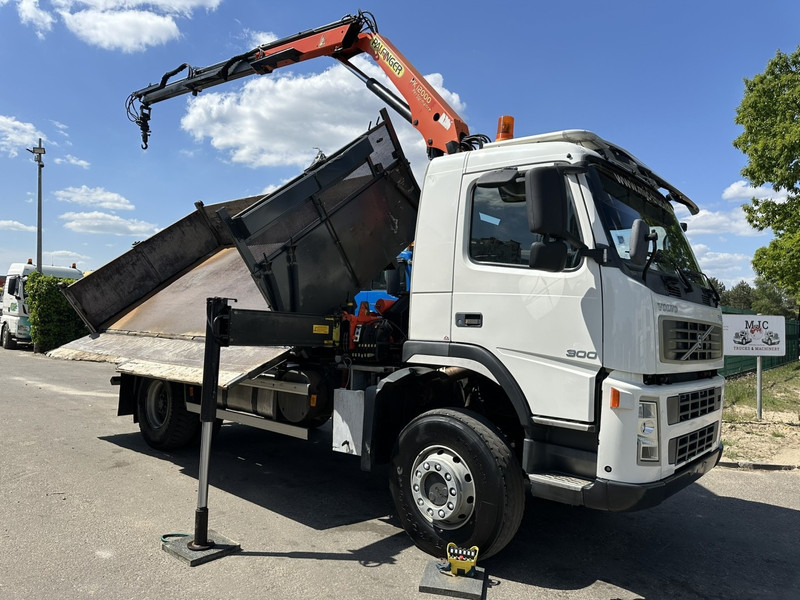 Volvo FM 300 4x4 TIPPER + CRANE PALFINGER PK 12000 - *339.000km* - MANUAL - STEEL SPRING / BIG AXLES - EURO 3 - TÜV 15/10/2025 - 덤프트럭, 크레인 트럭 : 사진 3 Volvo FM 300 4x4 TIPPER + CRANE PALFINGER PK 12000 - *339.000km* - MANUAL - STEEL SPRING / BIG AXLES - EURO 3 - TÜV 15/10/2025 - 덤프트럭, 크레인 트럭 : 사진 3