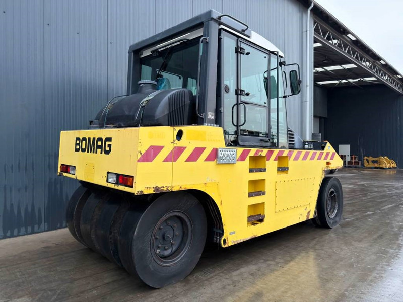 Bomag BW24R - 공압 롤러 : 사진 4 Bomag BW24R - 공압 롤러 : 사진 4