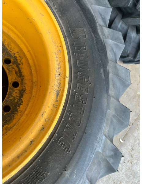 Bridgestone 1000 x 20 Set / 10.00 x 20: 4x2 Tyres - 휠 및 타이어 건설기계 용 : 사진 2 Bridgestone 1000 x 20 Set / 10.00 x 20: 4x2 Tyres - 휠 및 타이어 건설기계 용 : 사진 2