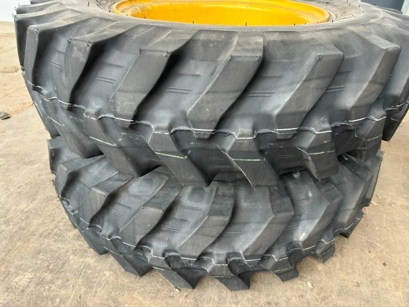 Bridgestone 1000 x 20 Set / 10.00 x 20: 4x2 Tyres - 휠 및 타이어 건설기계 용 : 사진 5 Bridgestone 1000 x 20 Set / 10.00 x 20: 4x2 Tyres - 휠 및 타이어 건설기계 용 : 사진 5