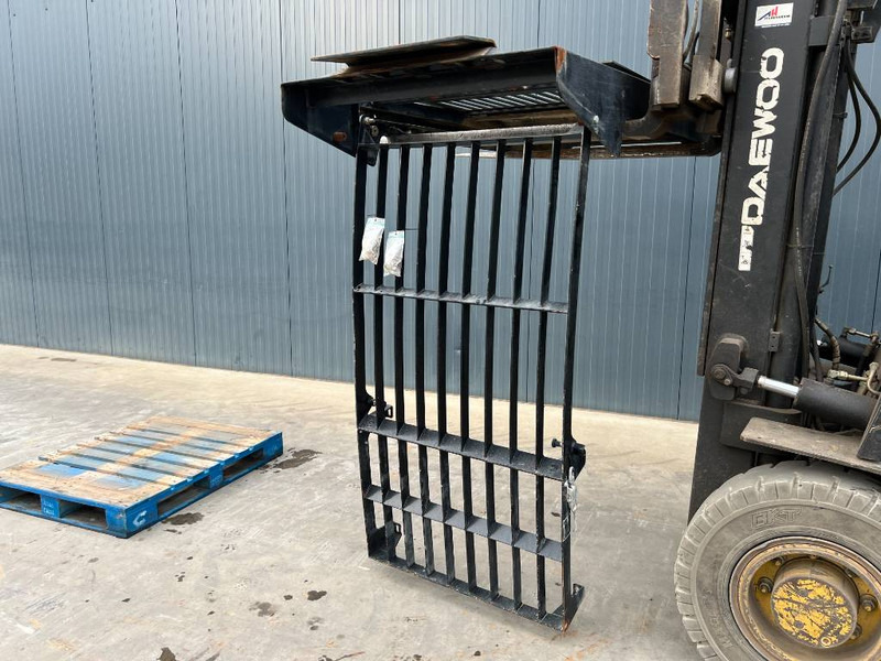 Cat 313E / 320F / 323E / 325F / 329E / 330F / 336E / 3 - 운전실 및 내부 건설기계 용 : 사진 1 Cat 313E / 320F / 323E / 325F / 329E / 330F / 336E / 3 - 운전실 및 내부 건설기계 용 : 사진 1