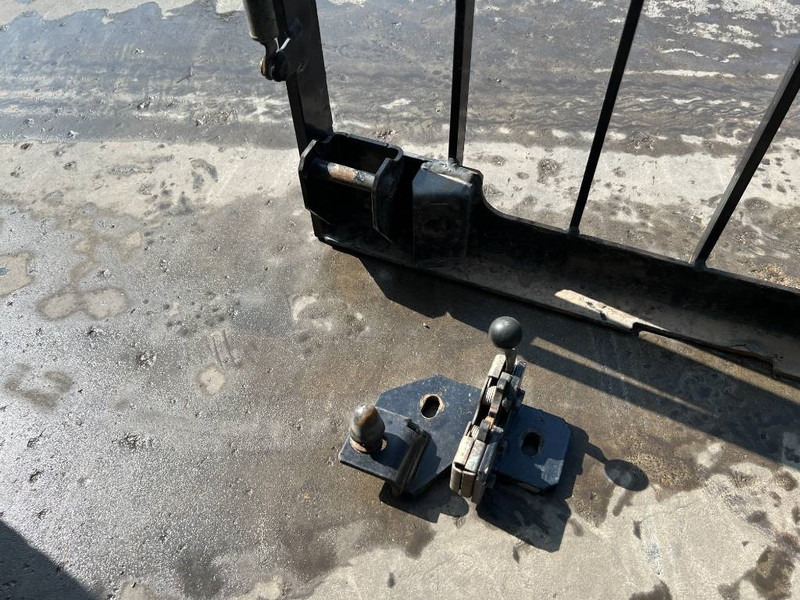 Cat 313E / 320F / 323E / 325F / 329E / 330F / 336E / 3 - 운전실 및 내부 건설기계 용 : 사진 5 Cat 313E / 320F / 323E / 325F / 329E / 330F / 336E / 3 - 운전실 및 내부 건설기계 용 : 사진 5