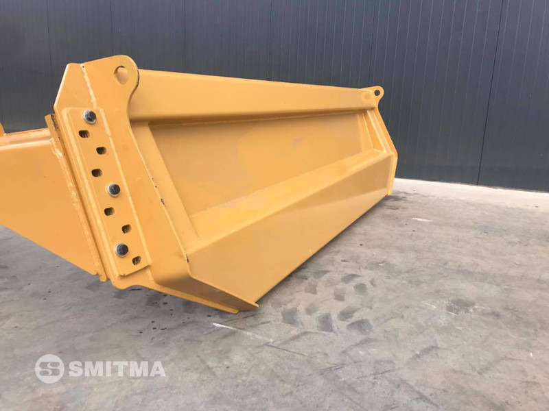 Cat 730C - 테일 리프트 건설기계 용 : 사진 2 Cat 730C - 테일 리프트 건설기계 용 : 사진 2