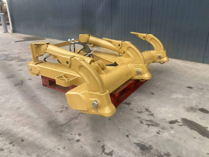 Cat D5M Ripper - 부착물 건설기계 용 : 사진 1 Cat D5M Ripper - 부착물 건설기계 용 : 사진 1