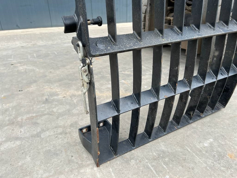 Cat M313D / M315D / M316D / M318D / M322D / M325D - 운전실 및 내부 건설기계 용 : 사진 4 Cat M313D / M315D / M316D / M318D / M322D / M325D - 운전실 및 내부 건설기계 용 : 사진 4