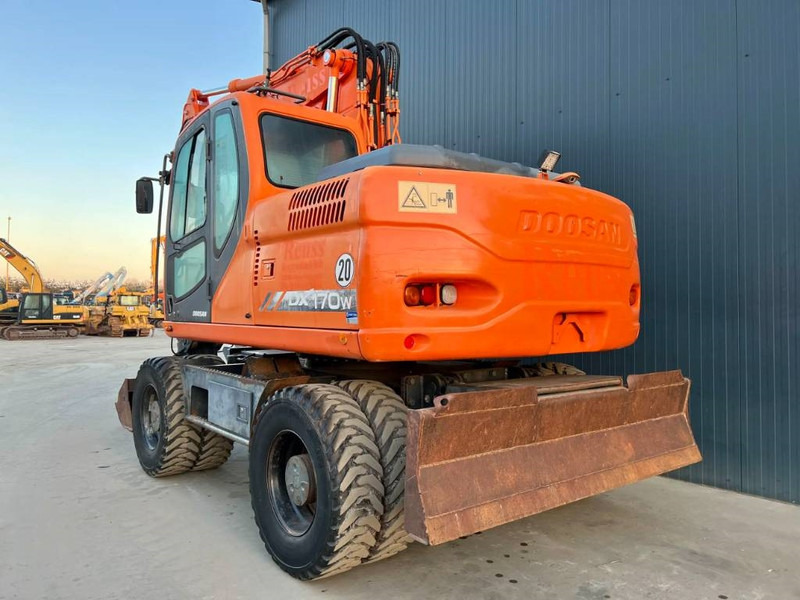 Doosan DX170W - 휠 굴삭기 : 사진 5 Doosan DX170W - 휠 굴삭기 : 사진 5