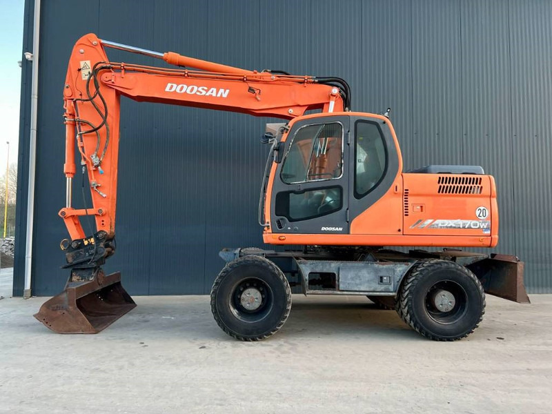 Doosan DX170W - 휠 굴삭기 : 사진 3 Doosan DX170W - 휠 굴삭기 : 사진 3