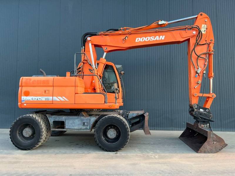 Doosan DX170W - 휠 굴삭기 : 사진 4 Doosan DX170W - 휠 굴삭기 : 사진 4