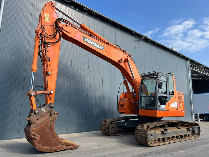 Doosan DX235LCR - 크롤러 굴삭기 : 사진 1 Doosan DX235LCR - 크롤러 굴삭기 : 사진 1