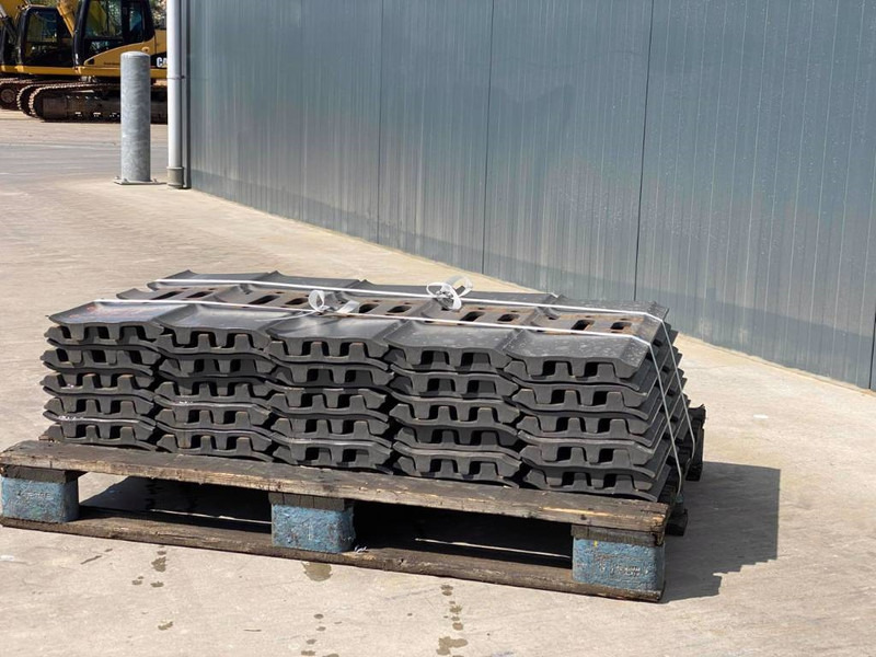 Hyundai R280 / R290 / R320 Shoes/Pads - 프레임/ 시 건설기계 용 : 사진 5 Hyundai R280 / R290 / R320 Shoes/Pads - 프레임/ 시 건설기계 용 : 사진 5
