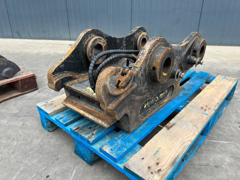 KLEPP MEK KM70 - S70- 323D - 퀵 커플러 건설기계 용 : 사진 1 KLEPP MEK KM70 - S70- 323D - 퀵 커플러 건설기계 용 : 사진 1