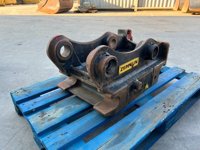 OilQuick OQ65 - 311F / 313F / 315F - 퀵 커플러 건설기계 용 : 사진 4 OilQuick OQ65 - 311F / 313F / 315F - 퀵 커플러 건설기계 용 : 사진 4