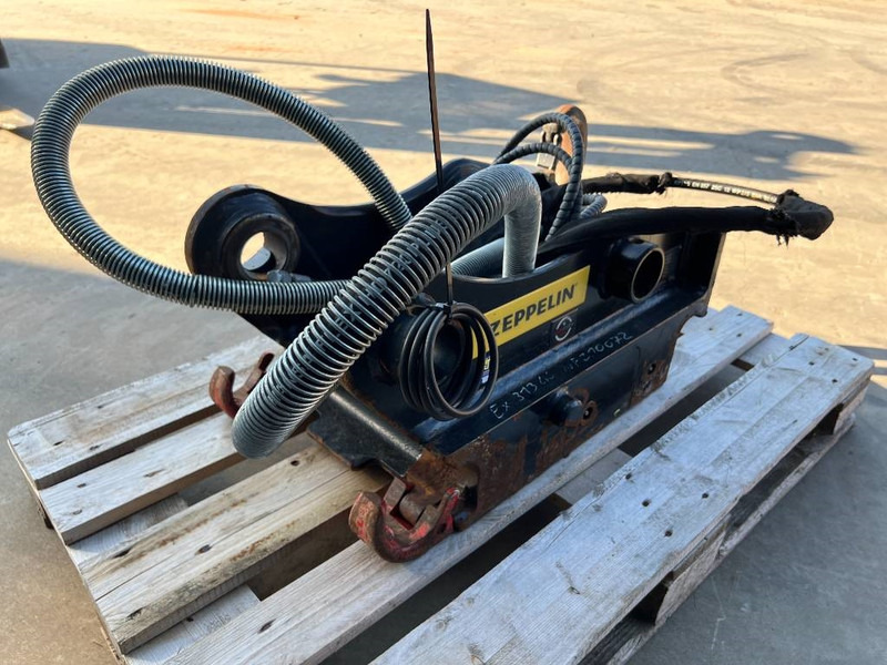 OilQuick OQ65 - 311F / 313F / 315F - 퀵 커플러 건설기계 용 : 사진 4 OilQuick OQ65 - 311F / 313F / 315F - 퀵 커플러 건설기계 용 : 사진 4