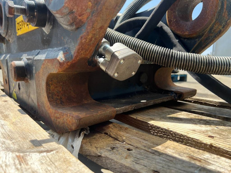 퀵 커플러 건설기계 용 OilQuick OQ65 - M314F / M316F / M318F : 사진 11