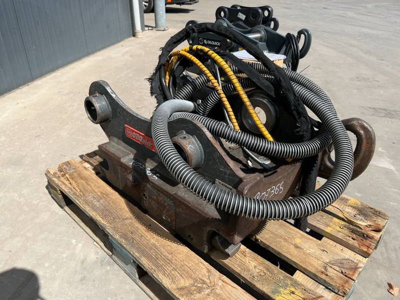OilQuick OQ70/55 - EC210 / EC220 - 퀵 커플러 건설기계 용 : 사진 3 OilQuick OQ70/55 - EC210 / EC220 - 퀵 커플러 건설기계 용 : 사진 3