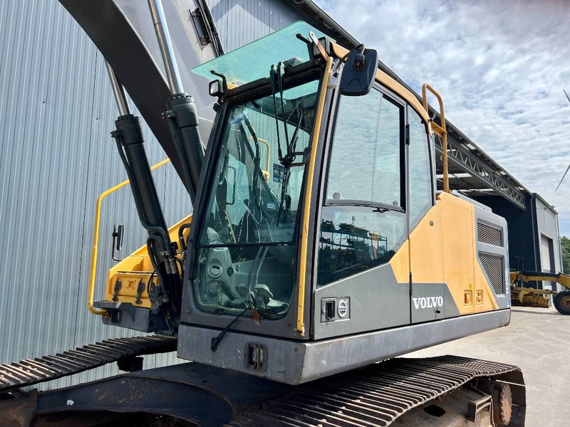 Volvo EC250E L - 크롤러 굴삭기 : 사진 4 Volvo EC250E L - 크롤러 굴삭기 : 사진 4